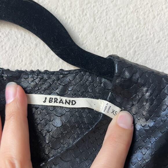 J Brand Black Snakeskin Embossed Genuine Lamb Leather Top Size XS - Picture 5 of 8